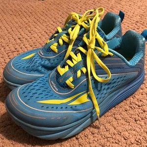 Altra Torrin running shoes size 8